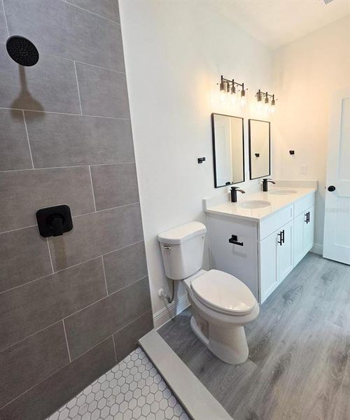 Furnished interior view inside a new home in , Ocala (Image 6).