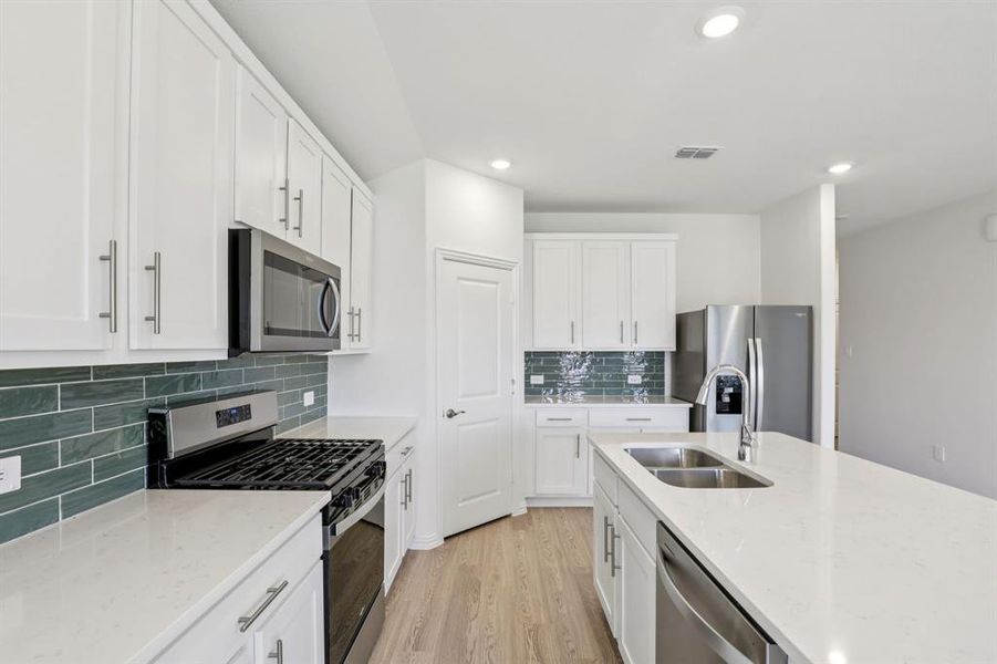 Furnished interior view inside a new home in Stonehaven, Seagoville (Image 9). Furnished interior view inside a new home in Stonehaven, Seagoville (Image 9).