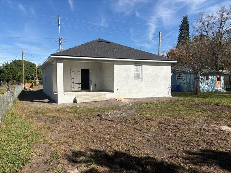 Exterior details and patio area of a home in , Lakeland (Image 2).