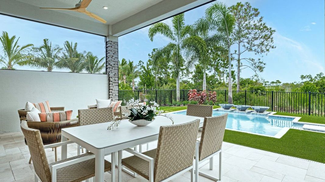 Lanai/ Backyard