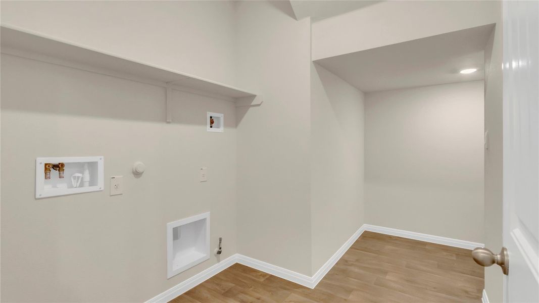 Spacious, unfurnished interior of a new home in Carillon, Manor (Image 13).