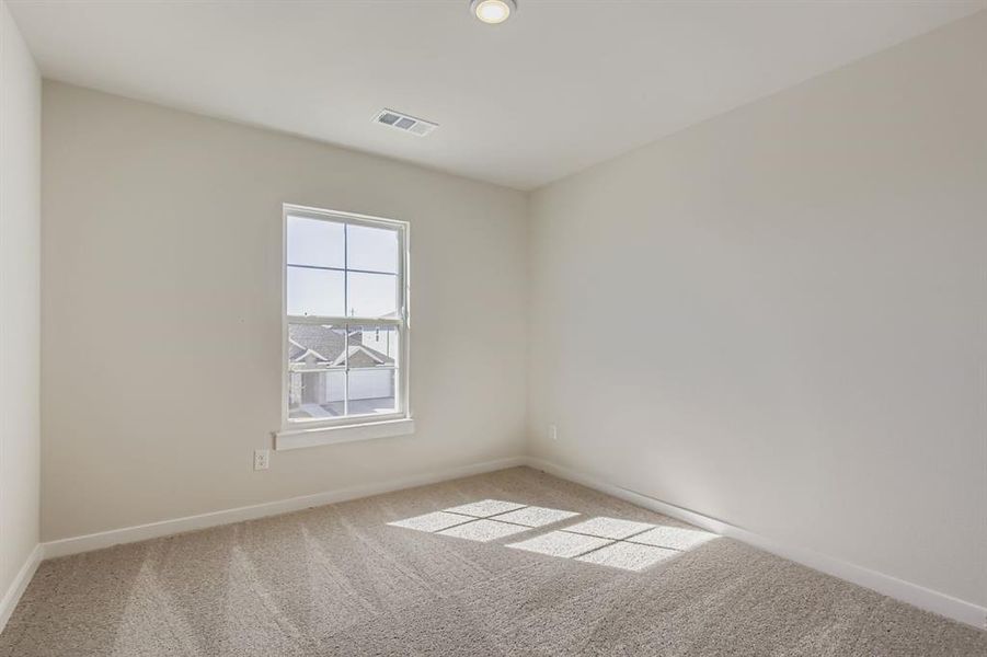 Spacious, unfurnished interior of a new home in Ambergrove, Royse City (Image 5).