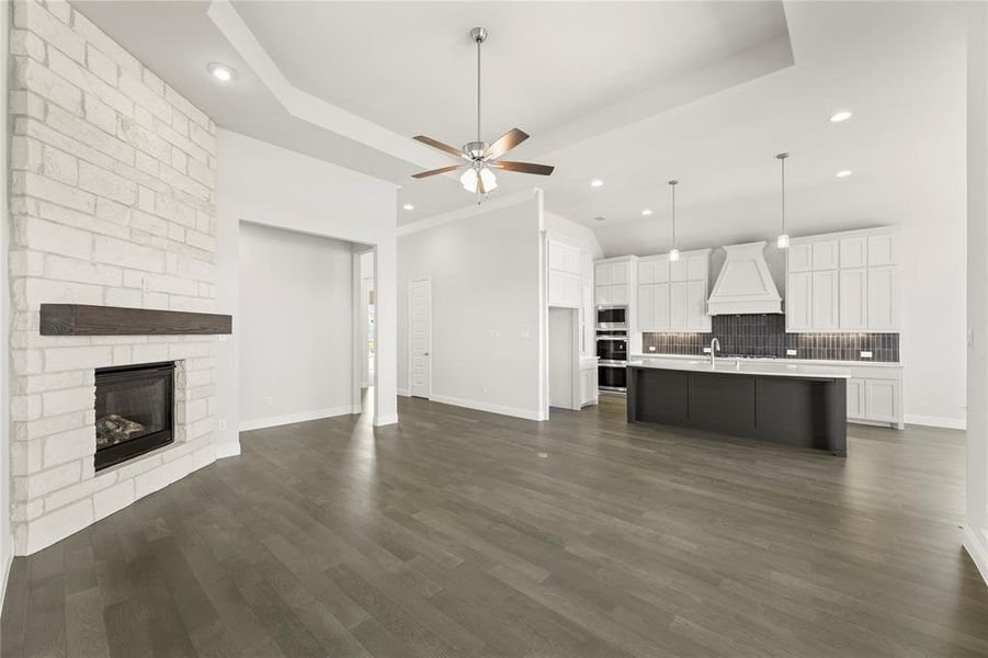 14. 2118 Clairmount - Kitchen (3)