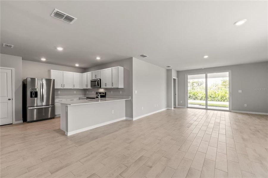 Spacious, unfurnished interior of a new home in Sea Cove, Punta Gorda (Image 20). Spacious, unfurnished interior of a new home in Sea Cove, Punta Gorda (Image 20).