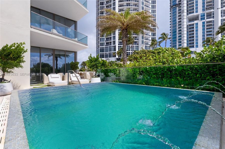Condo located in Sunny Isles Beach, FL showcasing its design and architecture (Image 4).