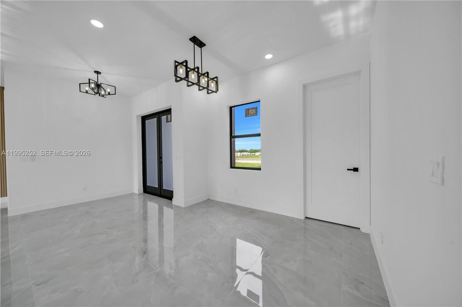 Spacious, unfurnished interior of a new home in , Cape Coral (Image 19).