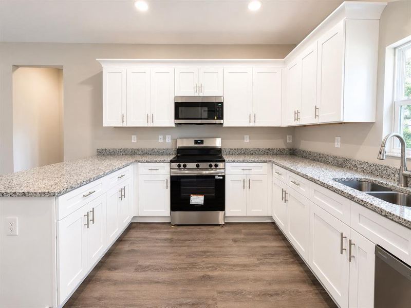 Furnished interior view inside a new home in , Tampa (Image 5).