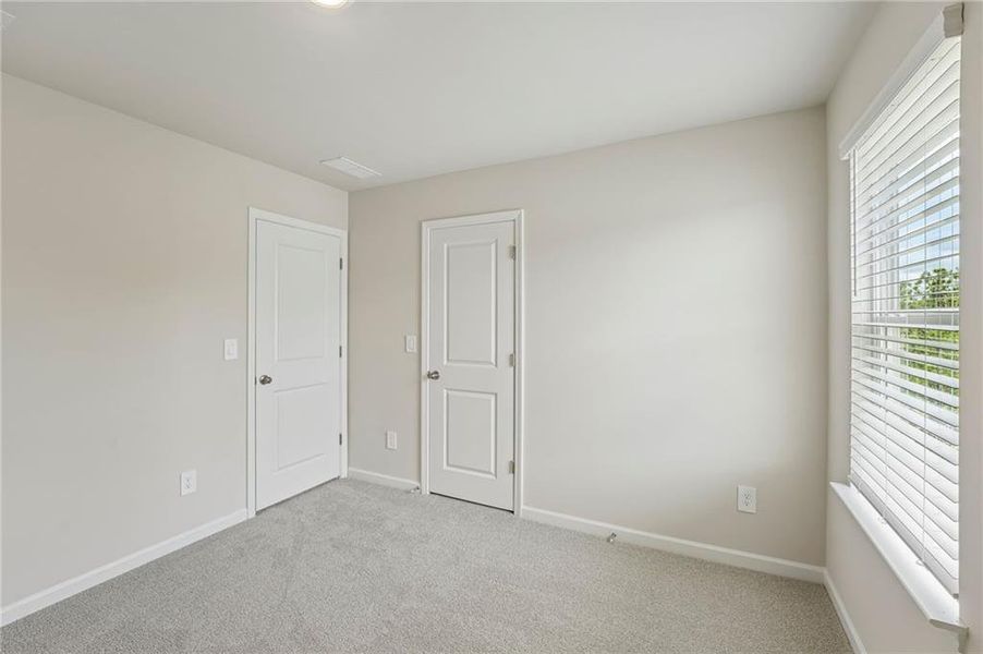 Spacious, unfurnished interior of a new home in Ivey Township, Dallas (Image 65).