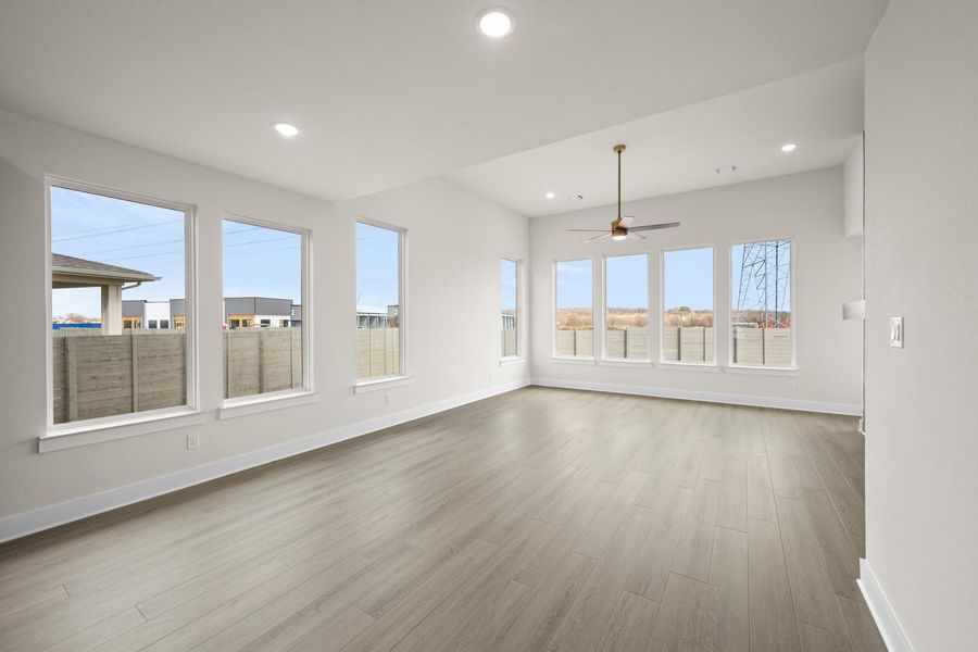 Spacious, unfurnished interior of a new home in The Retreat at Harvest, Argyle (Image 25).