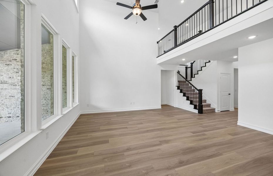 Spacious, unfurnished interior of a new home in Wilson Creek Meadows, Celina (Image 15).