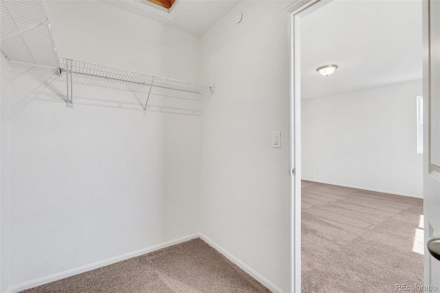 Spacious, unfurnished interior of a new home in Turnberry, Commerce City (Image 28).