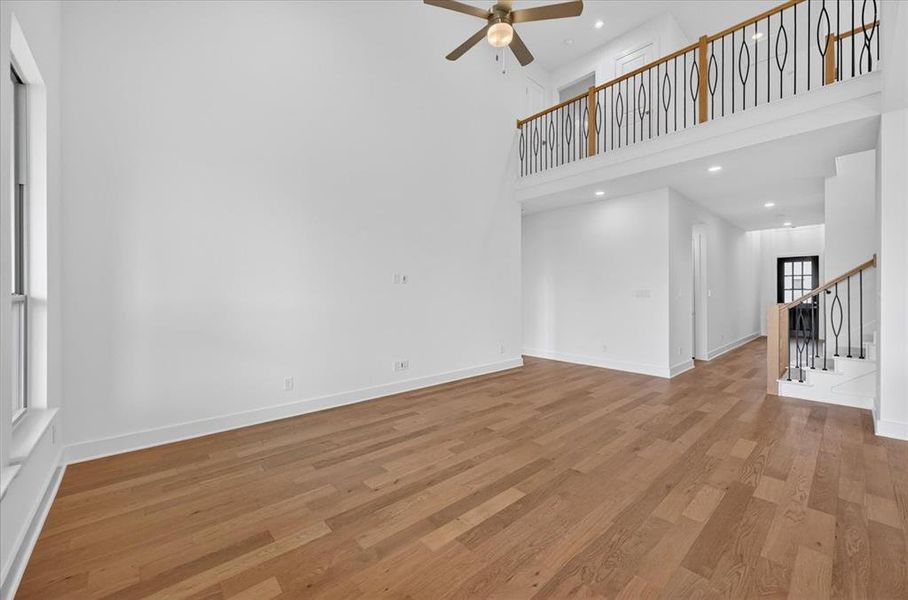 Spacious, unfurnished interior of a new home in Goodland, Venus (Image 13).