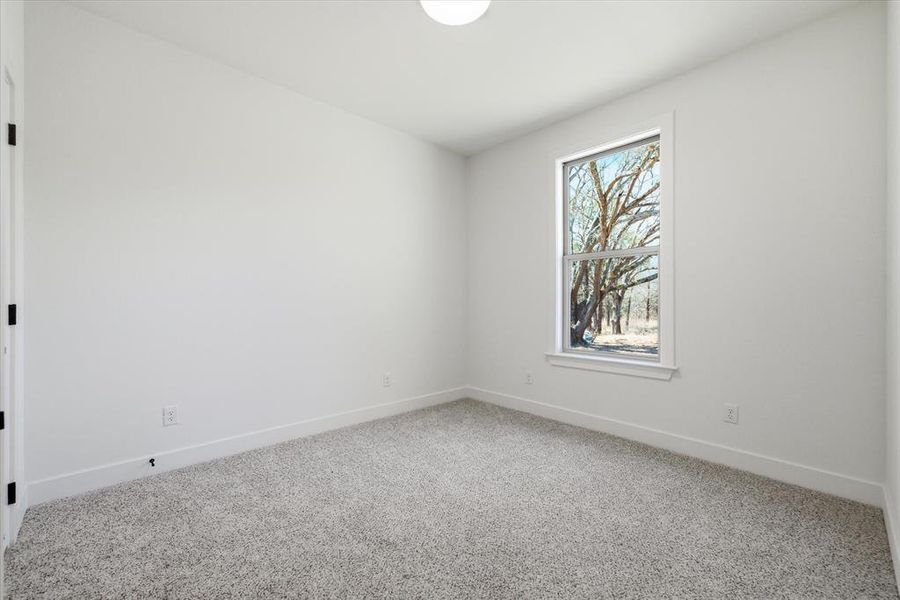 Spacious, unfurnished interior of a new home in , Edgewood (Image 12).