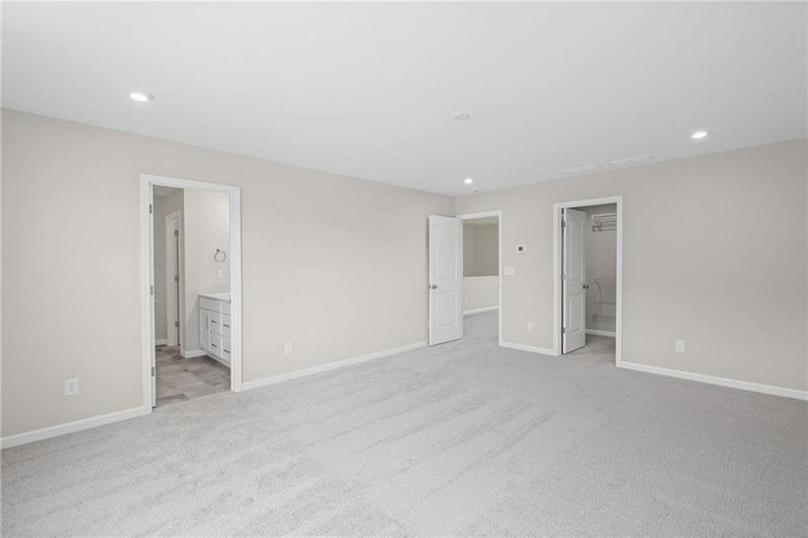 Spacious, unfurnished interior of a new home in Three Rivers, Rome (Image 29).