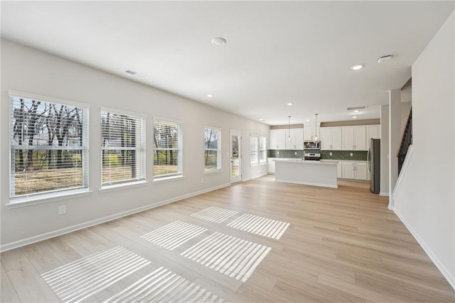 Spacious, unfurnished interior of a new home in Westmont Preserve, Powder Springs (Image 40).
