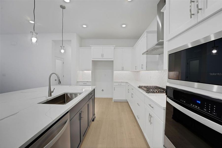 Furnished interior view inside a new home in Palms at Windermere, Windermere (Image 15).
