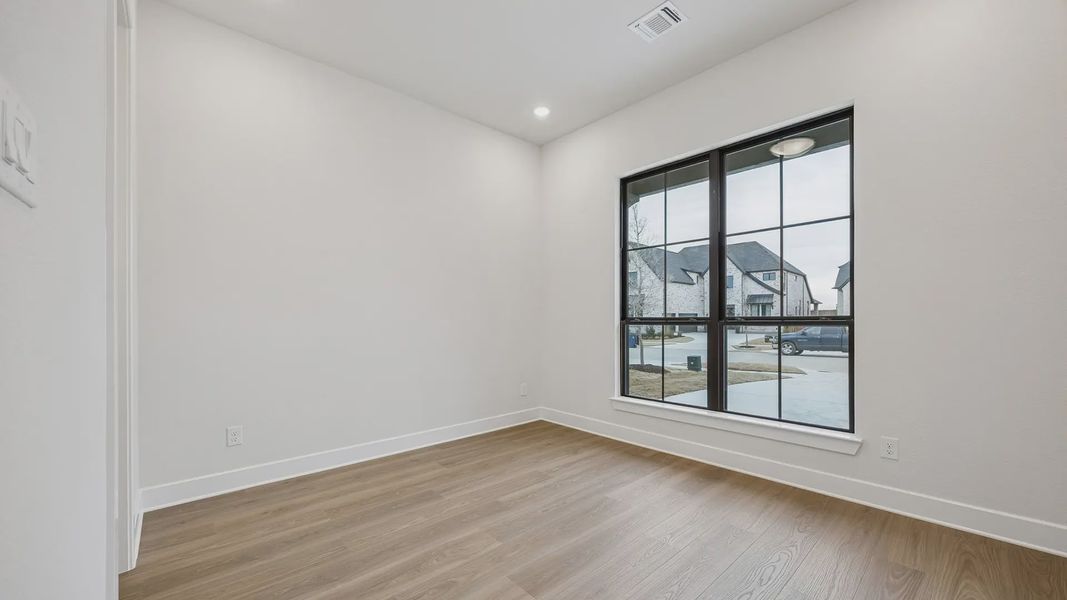 Representative unfurnished interior of a home built from the Lakewood by Chesmar Homes in Attwater 65's, Waller (Image 15).