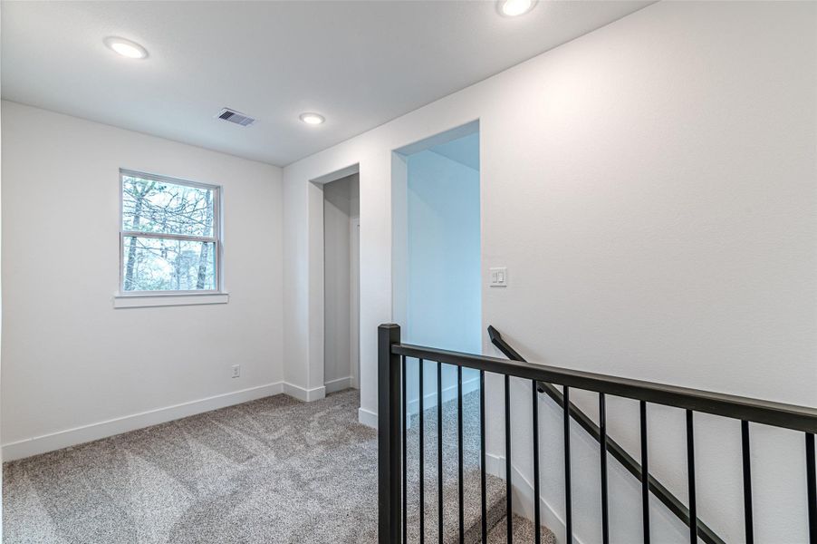 Spacious, unfurnished interior of a new home in , Huntsville (Image 33).