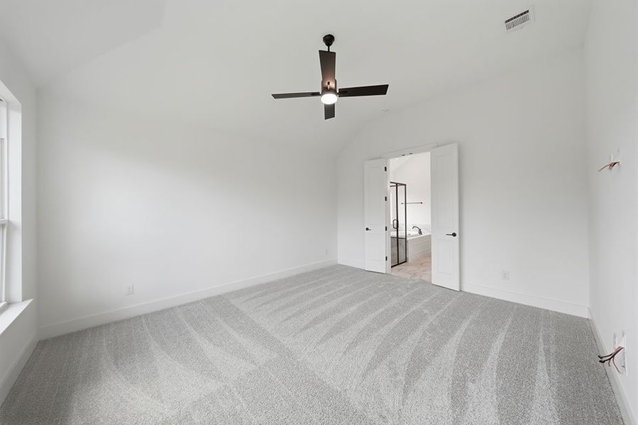 Spacious, unfurnished interior of a new home in Tavolo Park, Fort Worth (Image 30).