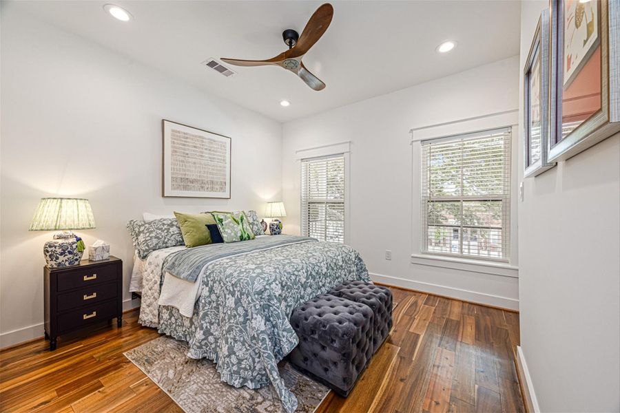 Furnished interior view inside a new home in , Galveston (Image 16).
