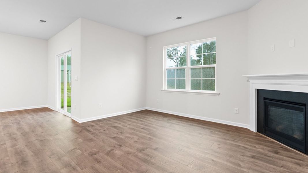Spacious, unfurnished interior of a new home in The Landing at Summerhaven, Mebane (Image 22).