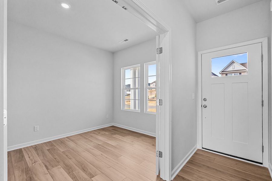 Spacious, unfurnished interior of a new home in Hanes Lake, Winston-Salem (Image 12).