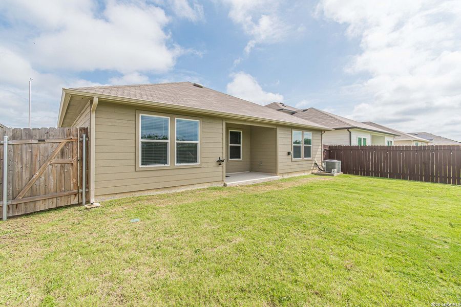 Exterior details and patio area of a home in Arroyo Ranch, Seguin (Image 3).