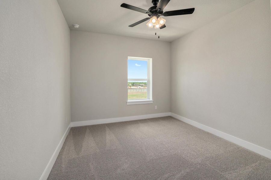 Spacious, unfurnished interior of a new home in Santa Rita Ranch, Liberty Hill (Image 23).