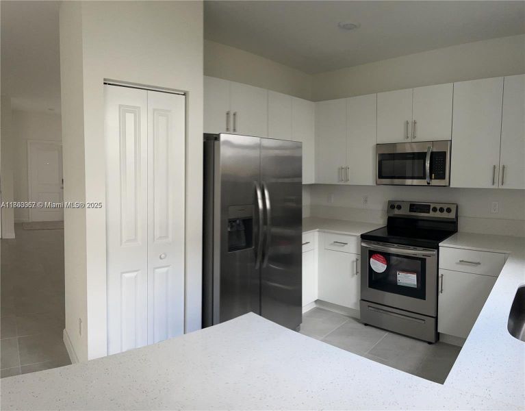 Furnished interior view inside a new home in , Pembroke Pines (Image 9).
