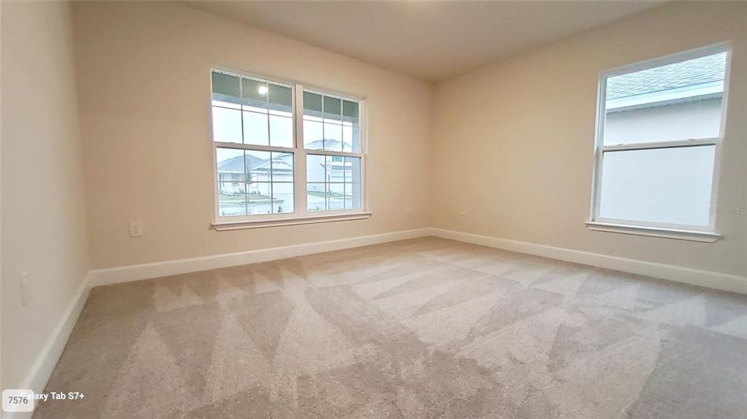 Spacious, unfurnished interior of a new home in , St. Cloud (Image 19).