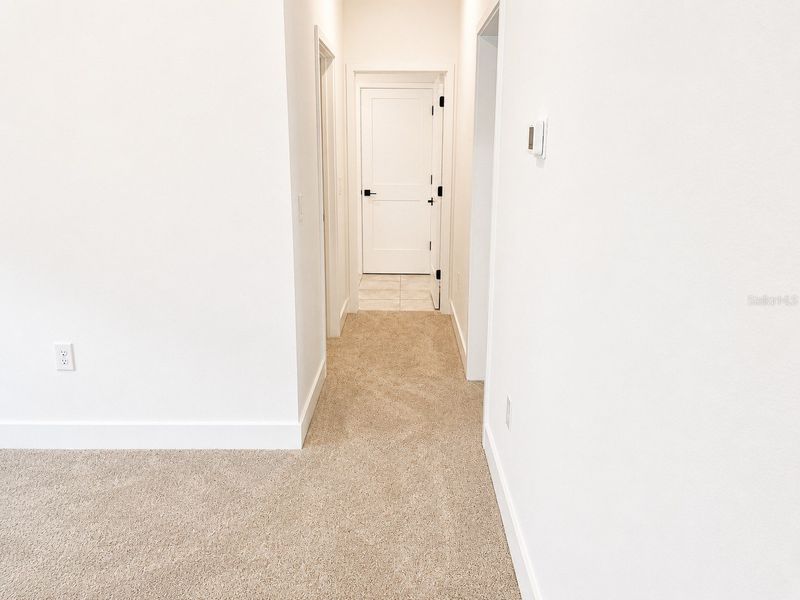 Spacious, unfurnished interior of a new home in Harmony Central, St. Cloud (Image 13).
