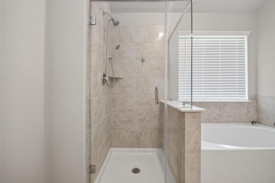 Furnished interior view inside a new home in , Texas City (Image 13).