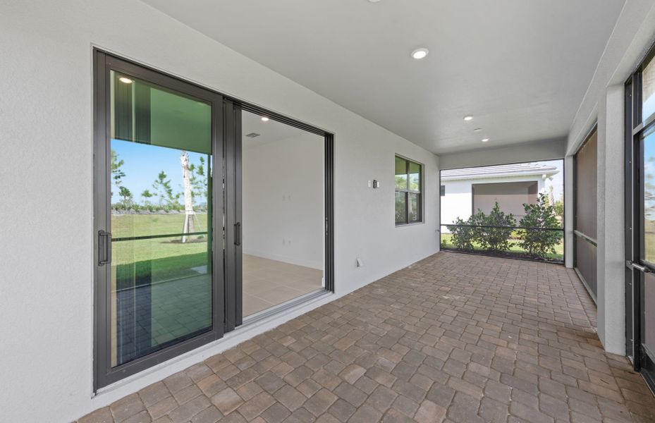 Spacious, unfurnished interior of a new home in Del Webb Catalina, Lakewood Ranch (Image 13). Spacious, unfurnished interior of a new home in Del Webb Catalina, Lakewood Ranch (Image 13).