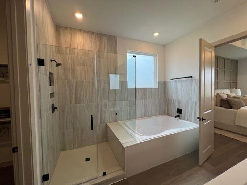 Furnished interior view inside a new home in , Pearland (Image 20).