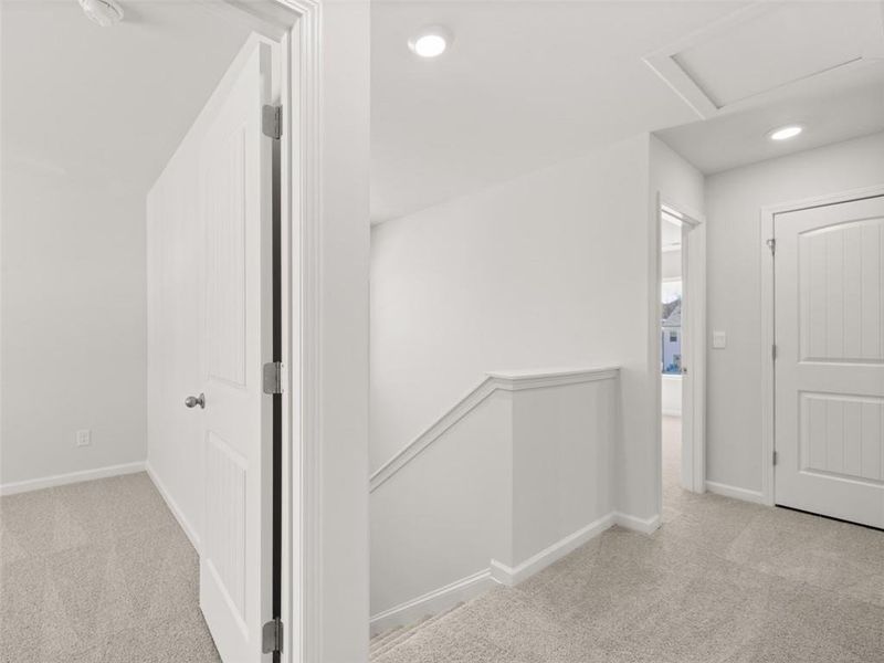 Spacious, unfurnished interior of a new home in Oaks at Cedar Grove, Fairburn (Image 26).