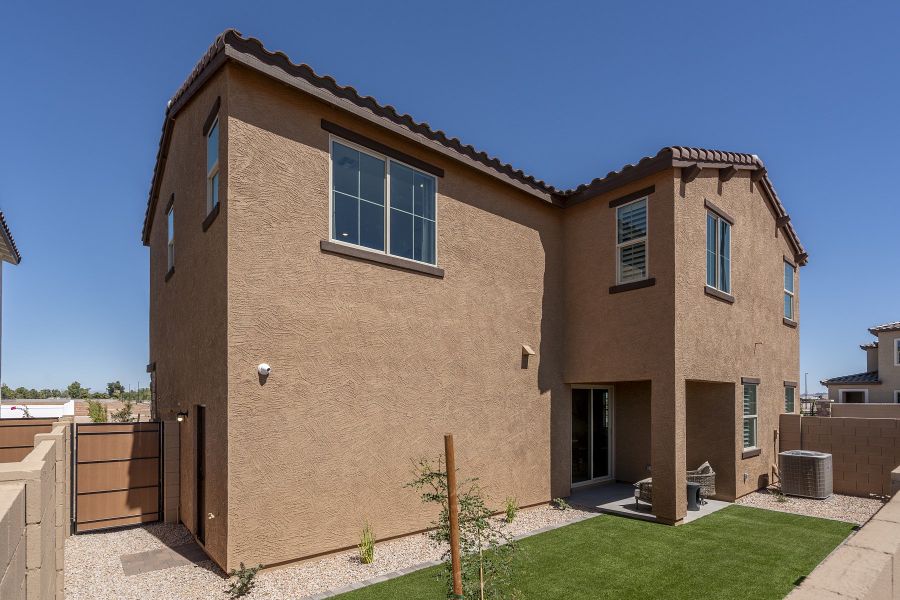 Representative exterior details of a home built from the 3 by Risewell Homes in Bella Storia, Gilbert (Image 3). Representative exterior details of a home built from the 3 by Risewell Homes in Bella Storia, Gilbert (Image 3).