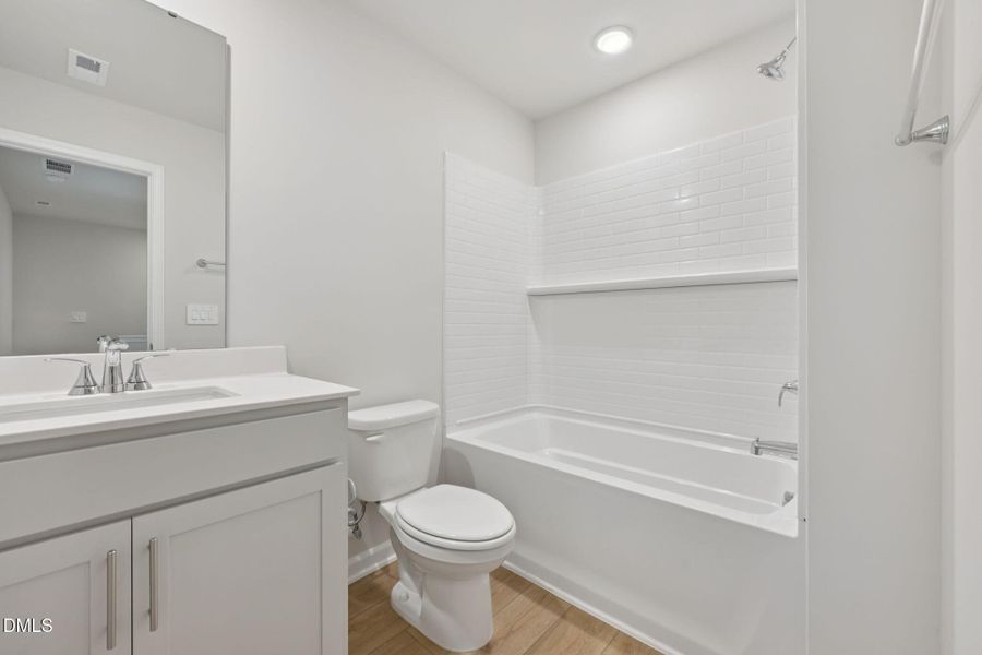 41-web-or-mls-Raleigh - Oakwood Townes - 41-web-or-mls-Raleigh - Oakwood Townes -