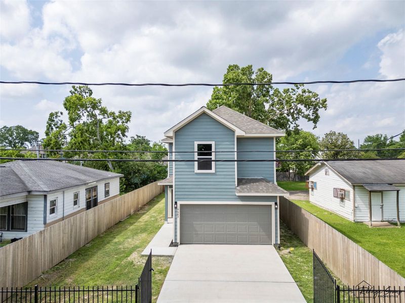 Front exterior of a new home in , Houston, TX, highlighting curb appeal (Image 22). Front exterior of a new home in , Houston, TX, highlighting curb appeal (Image 22).