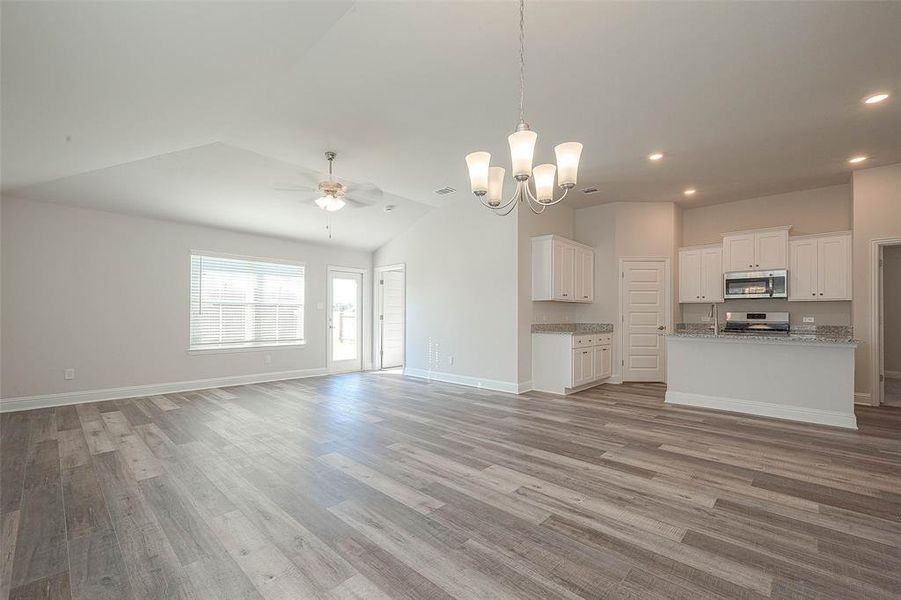 Spacious, unfurnished interior of a new home in Bayou Maison, Dickinson (Image 12). Spacious, unfurnished interior of a new home in Bayou Maison, Dickinson (Image 12).