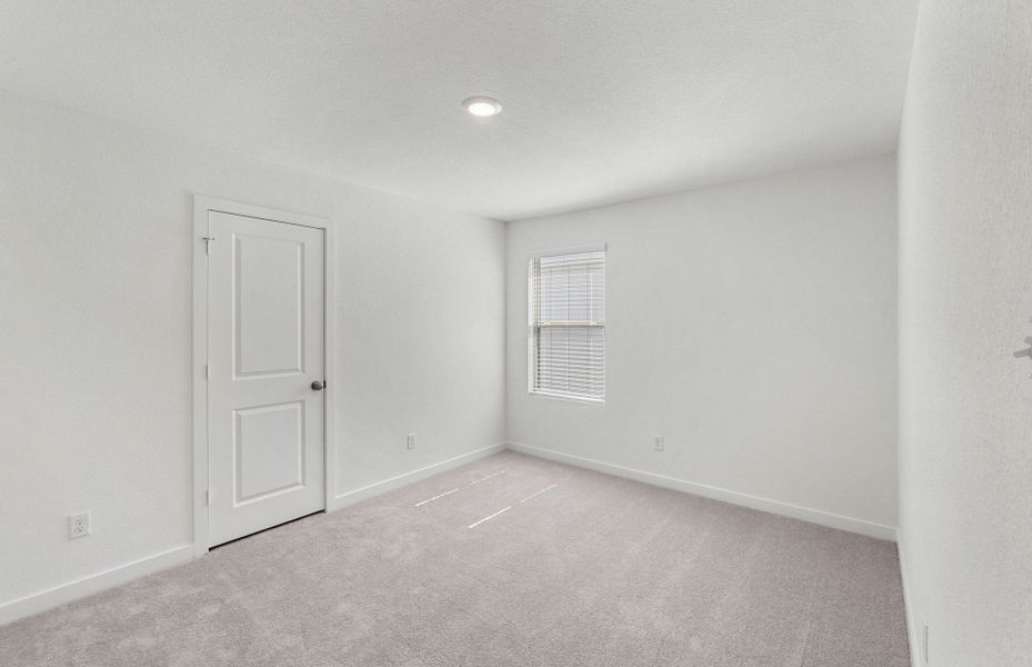 Spacious, unfurnished interior of a new home in Sonterra, Jarrell (Image 40).