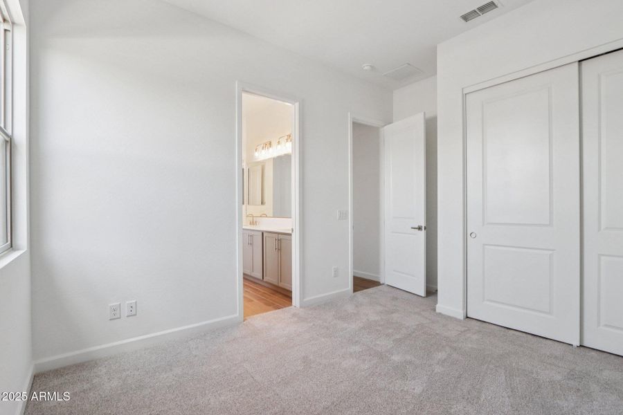 26-web-or-mls-E Utah Ave-S0909-026