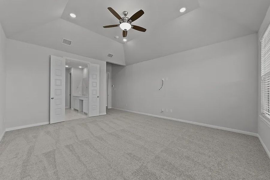 Spacious, unfurnished interior of a new home in Tinsley Meadows, Van Alstyne (Image 20).