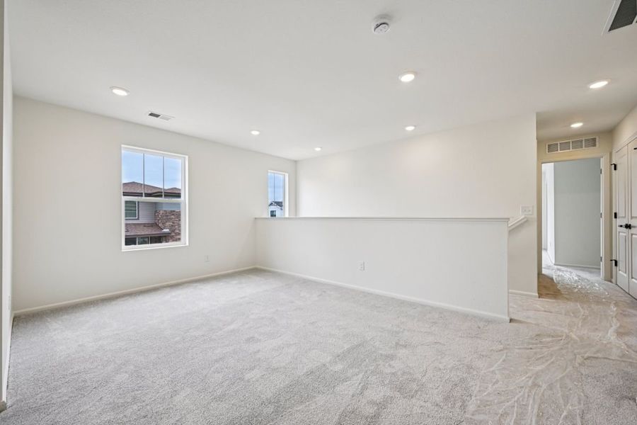 Spacious, unfurnished interior of a new home in Painted Prairie Villas, Aurora (Image 10). Spacious, unfurnished interior of a new home in Painted Prairie Villas, Aurora (Image 10).