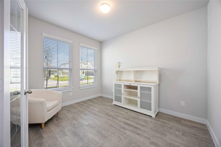 Furnished interior view inside a new home in Eagle Landing, Houston (Image 16). Furnished interior view inside a new home in Eagle Landing, Houston (Image 16).