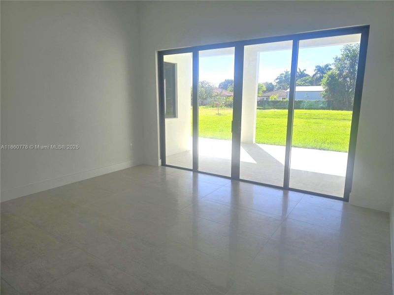 Spacious, unfurnished interior of a new home in , Homestead (Image 19).