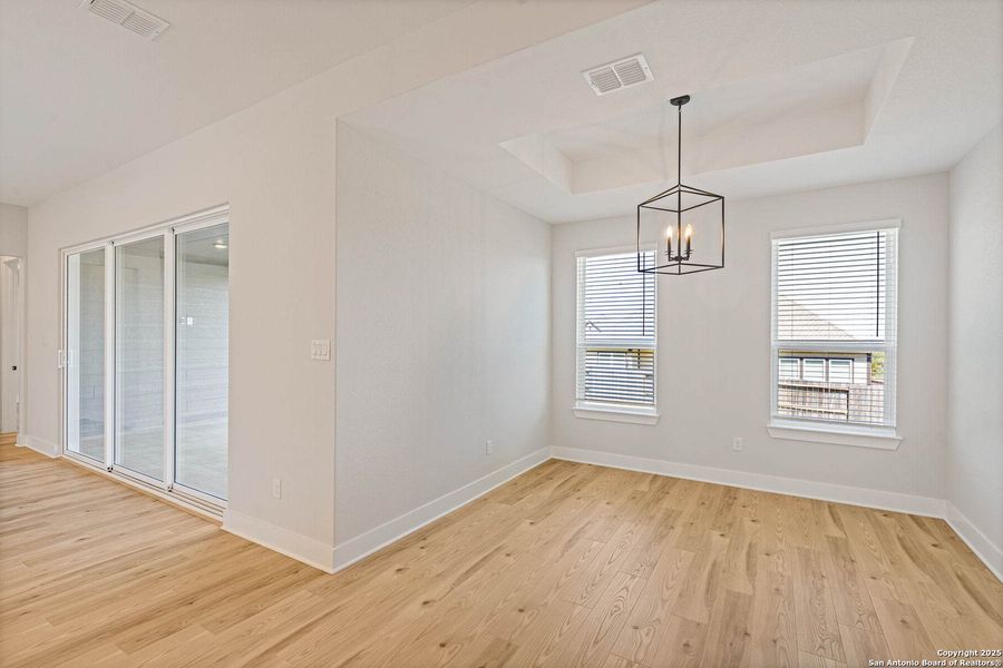 Spacious, unfurnished interior of a new home in Potranco West, Castroville (Image 13).