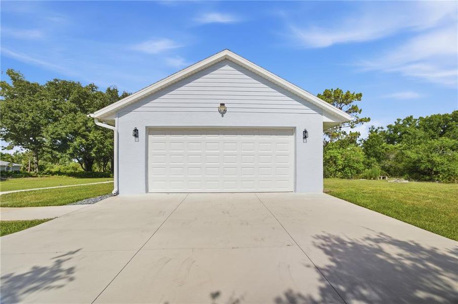 Front exterior of a new home in , Wesley Chapel, FL, highlighting curb appeal (Image 29). Front exterior of a new home in , Wesley Chapel, FL, highlighting curb appeal (Image 29).