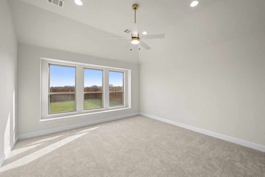 Spacious, unfurnished interior of a new home in Chapel Ridge, Waco (Image 25).