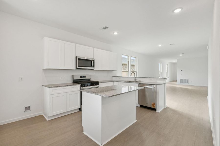Furnished interior view inside a new home in River Ranch, Dayton (Image 11).