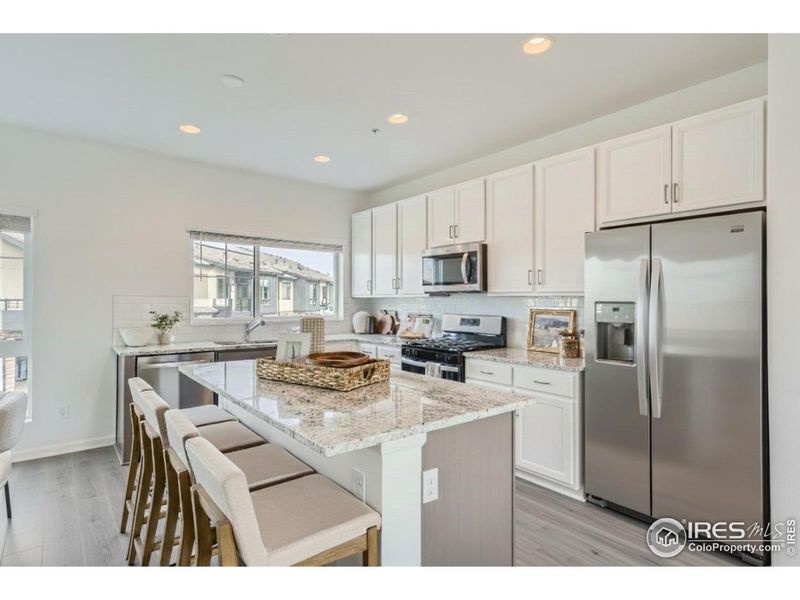 Kitchen (level 2) Kitchen (level 2)